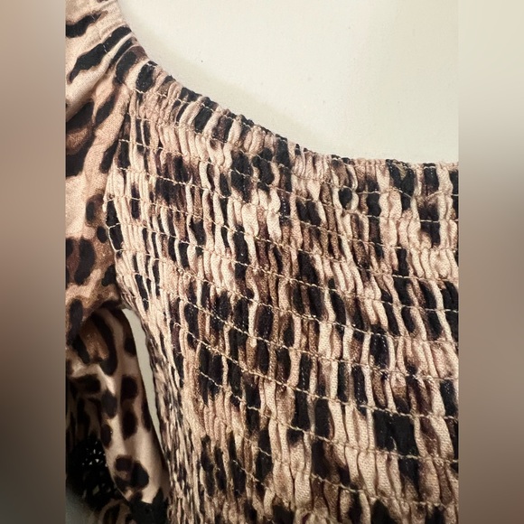 Venus Animal Print Off Shoulder Top with Elastic Bodice - NWOT - Size L - Picture 6 of 15